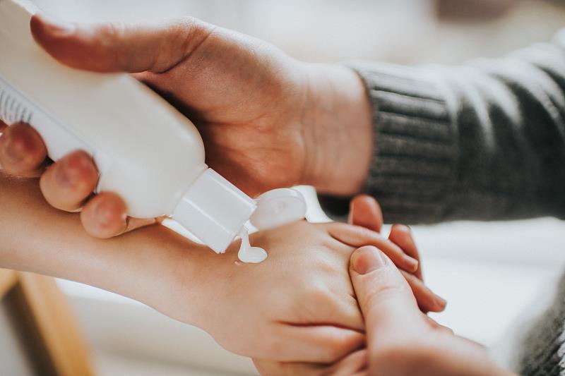 PP电子-“儿童专用口红”竟是玩具 选购儿童化妆品认准这四点